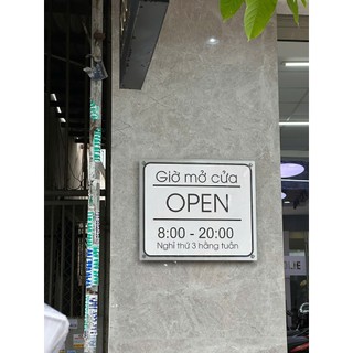 Bảng "giờ mở cửa - giờ đóng cửa" nội dung theo yêu cầu, decor quán gắn ốc hoặc dán keo