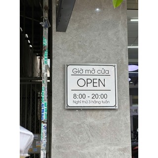 Bảng "giờ mở cửa - giờ đóng cửa" nội dung theo yêu cầu, decor quán gắn ốc hoặc dán keo