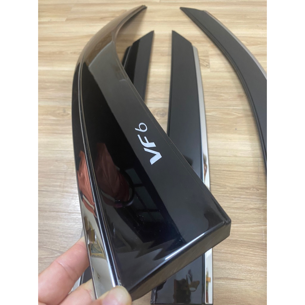 Vè che mưa xe Vinfast VF6 chất liệu nhựa ABS hàng cao cấp