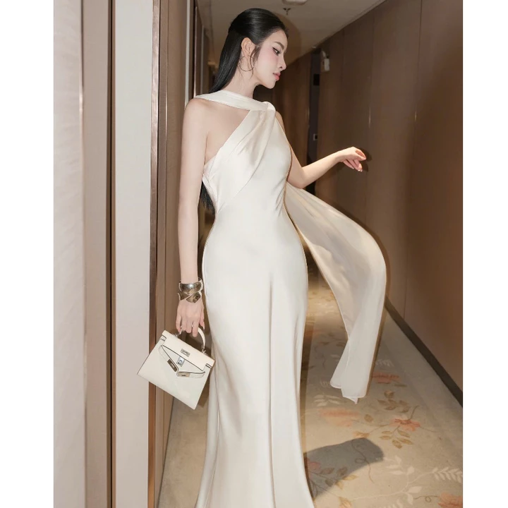 Váy lụa dáng dài váy lụa sang chảnh váy lụa lệch vai cao cấp hàng chất đẹp màu trắng siêu xinh