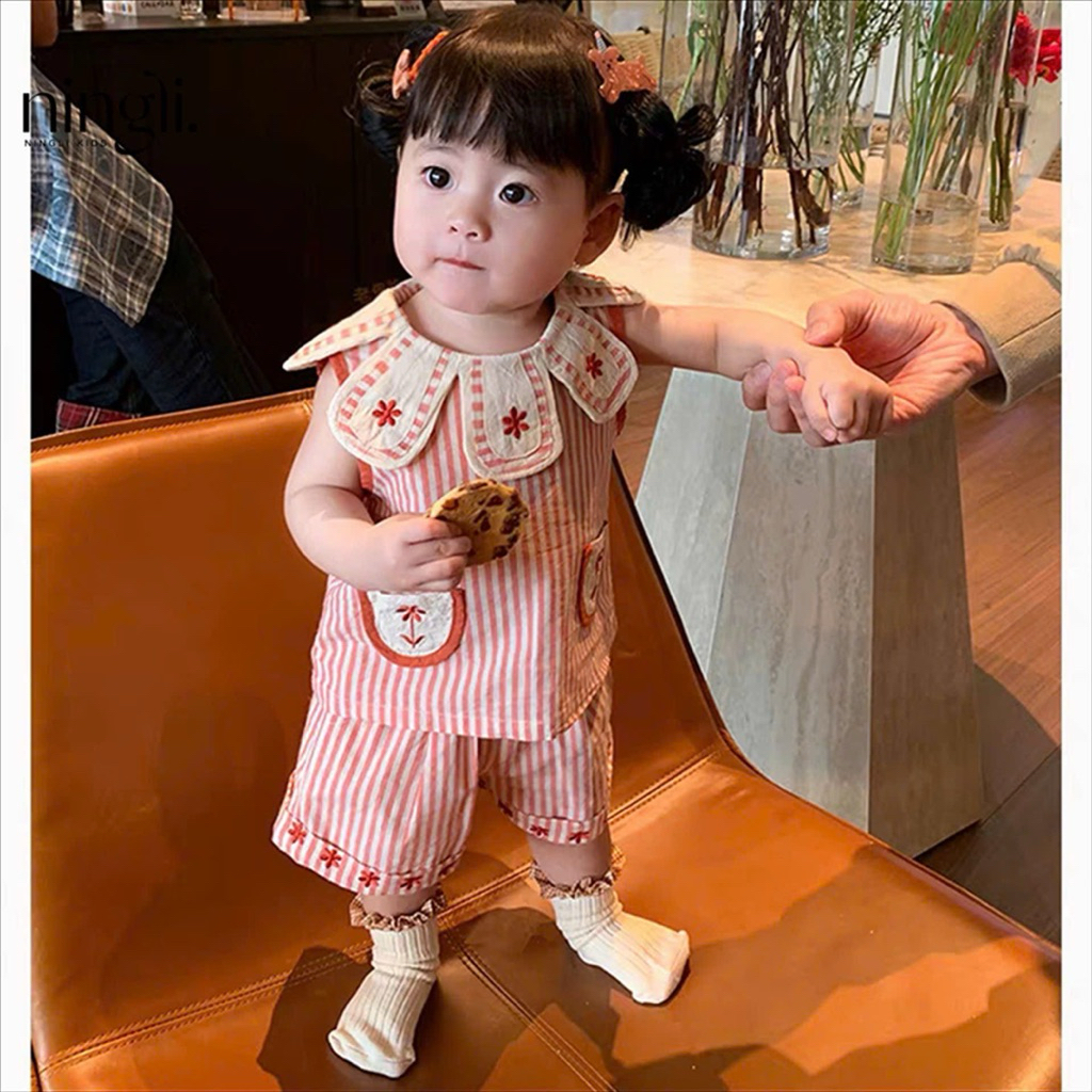 (Order) Bộ quần áo kẻ sọc đỏ hoạ tiết hoa, cổ hình bông hoa đáng yêu danhg cho bé gái