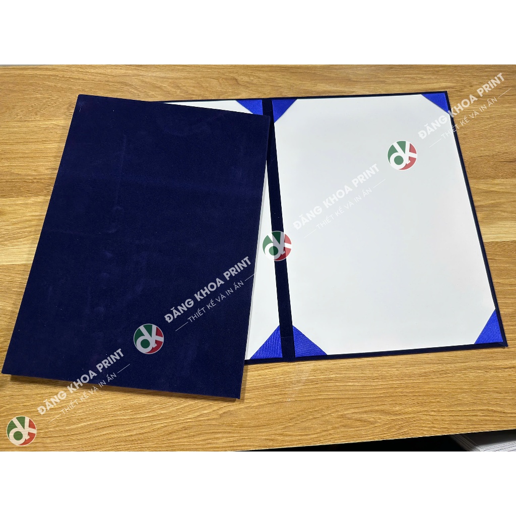 Bìa nhung kẹp chứng chỉ - Bìa nhung trình ký - Bìa nhung đựng giấy khen, bằng khen. Có nhận ép nhũ logo theo yêu cầu
