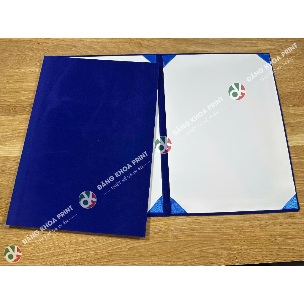 Bìa nhung kẹp chứng chỉ - Bìa nhung trình ký - Bìa nhung đựng giấy khen, bằng khen. Có nhận ép nhũ logo theo yêu cầu