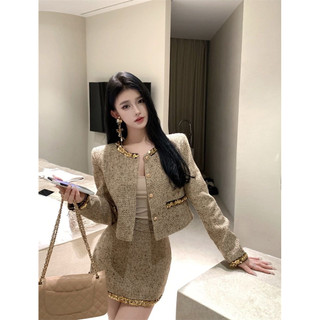 Set dạ tweet gồm áo khoác + chân váy viền bling bling