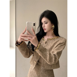Set dạ tweet gồm áo khoác + chân váy viền bling bling