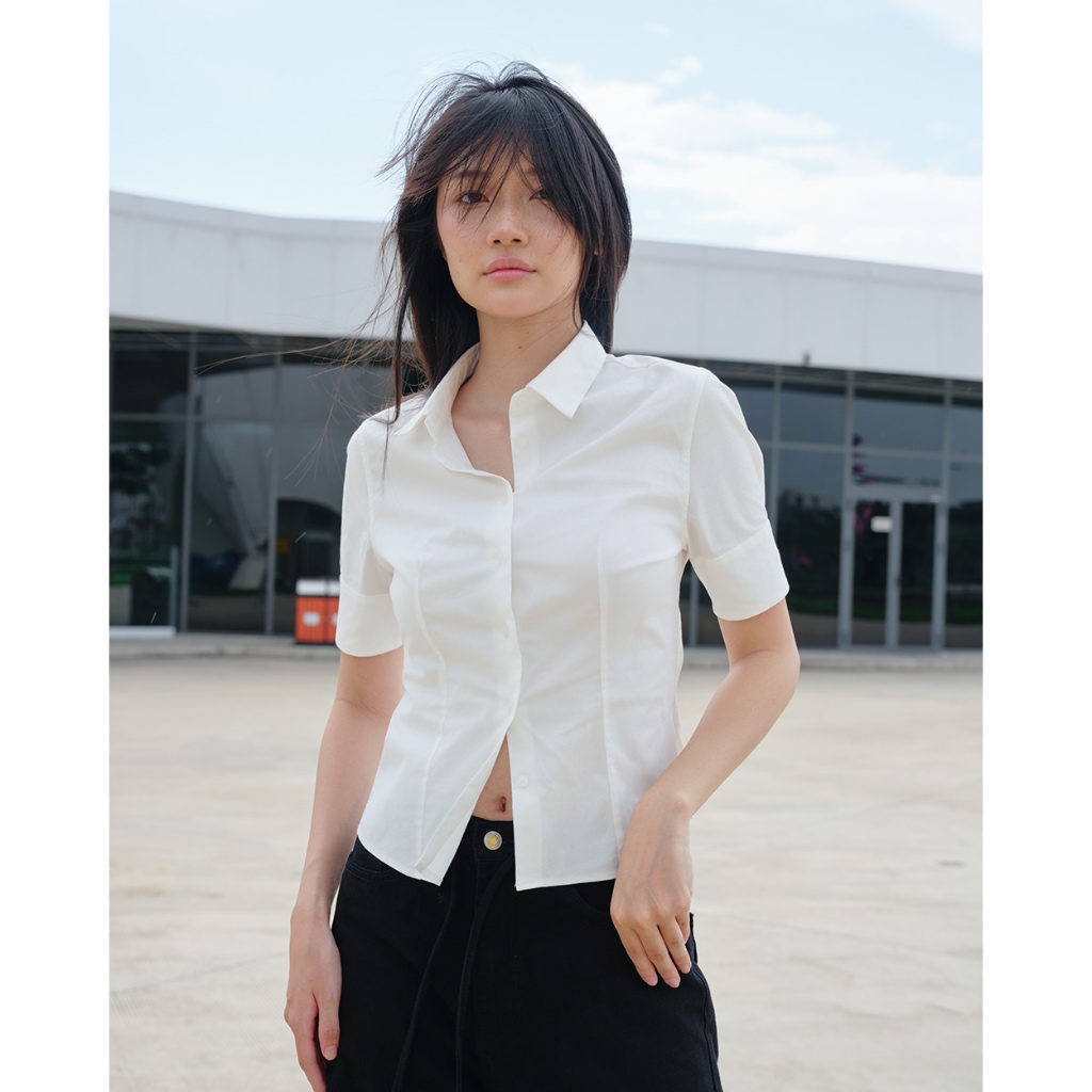 TheBlueTshirt - Áo sơ mi trắng phom ôm basic tay ngắn bảng măng sét to cho nữ - Upper Side Shirt - Women