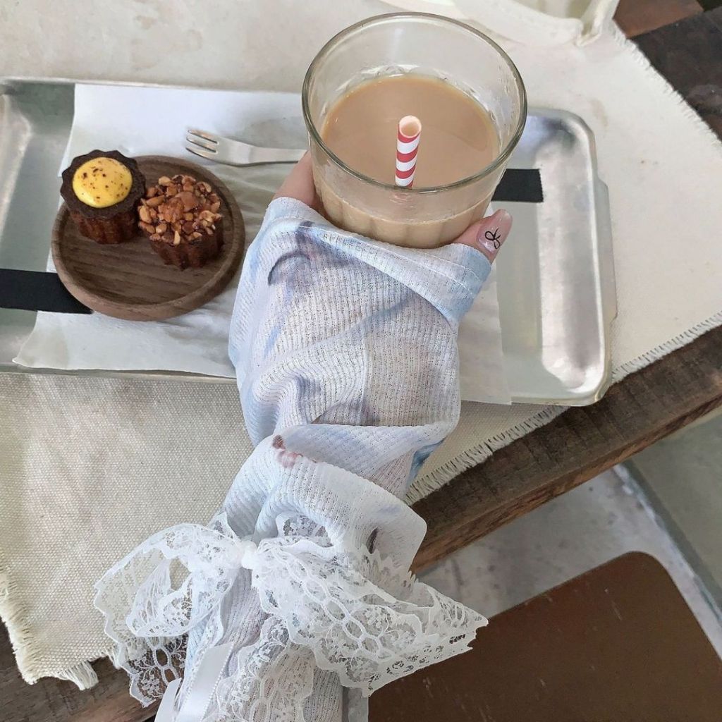 TudoQuinzy Áo thun nữ mỏng dài tay dáng rộng, in hoạ tiết màu xanh thiết kê nữ cách điệu, phối ren thắt nơ dễ thương