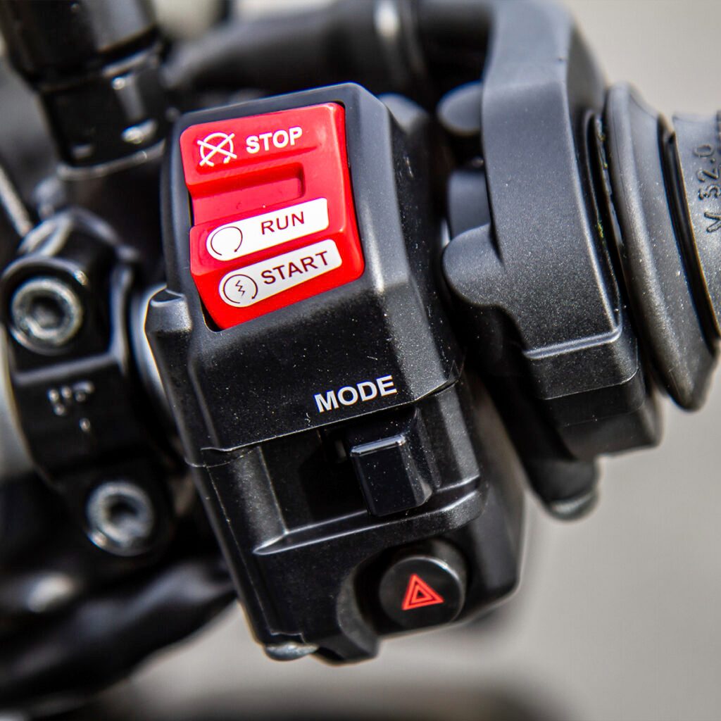 Bộ Chữ dán nút đóng mở động cơ khẩn cấp Kill switch STOP RUN STAR xe moto. Decal chống nước