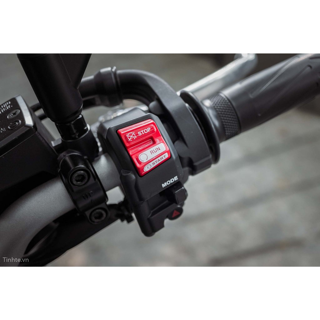 Bộ Chữ dán nút đóng mở động cơ khẩn cấp Kill switch STOP RUN STAR xe moto. Decal chống nước