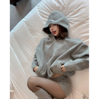Set áo hoodie len dài tay có mũ form rộng kết hợp quần short phong cách năng động