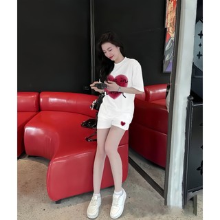 Bộ Áo Phông Nữ Chepol Form Rộng, In Trái Tim, Cổ Tròn, Quần Đùi, Chất Cotton( Áo Thun Trắng + Quần Đùi Trắng )CP_10643