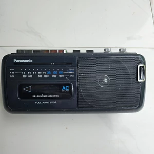 Đài cassette radio PANASONIC sưu tầm radio 2 Band AM FM cassette model RX-M50 xuất xứ Nhật sản xuất 1995 ở Malaysia