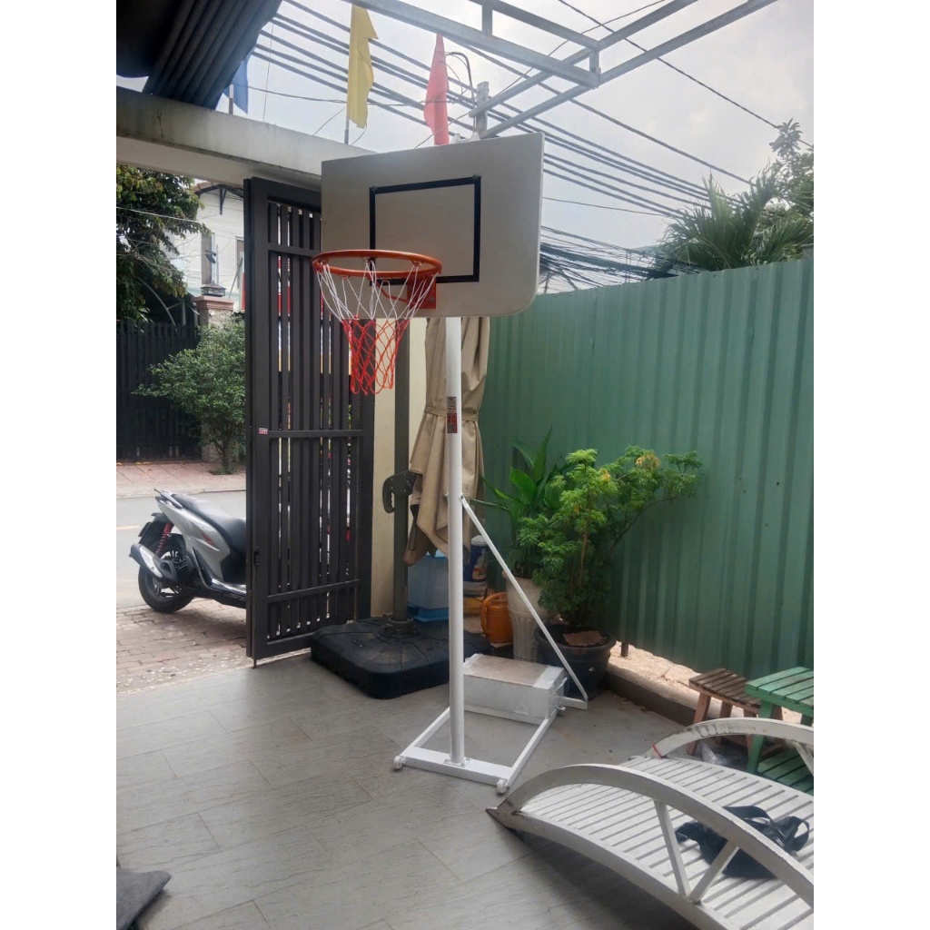 Trụ bóng rổ học sinh Thăng Long
