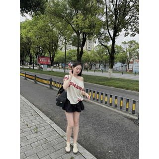 LT - Áo len đan lỗ lệch vai hoạ tiết chữ, fom rộng giấu quần free size 1077