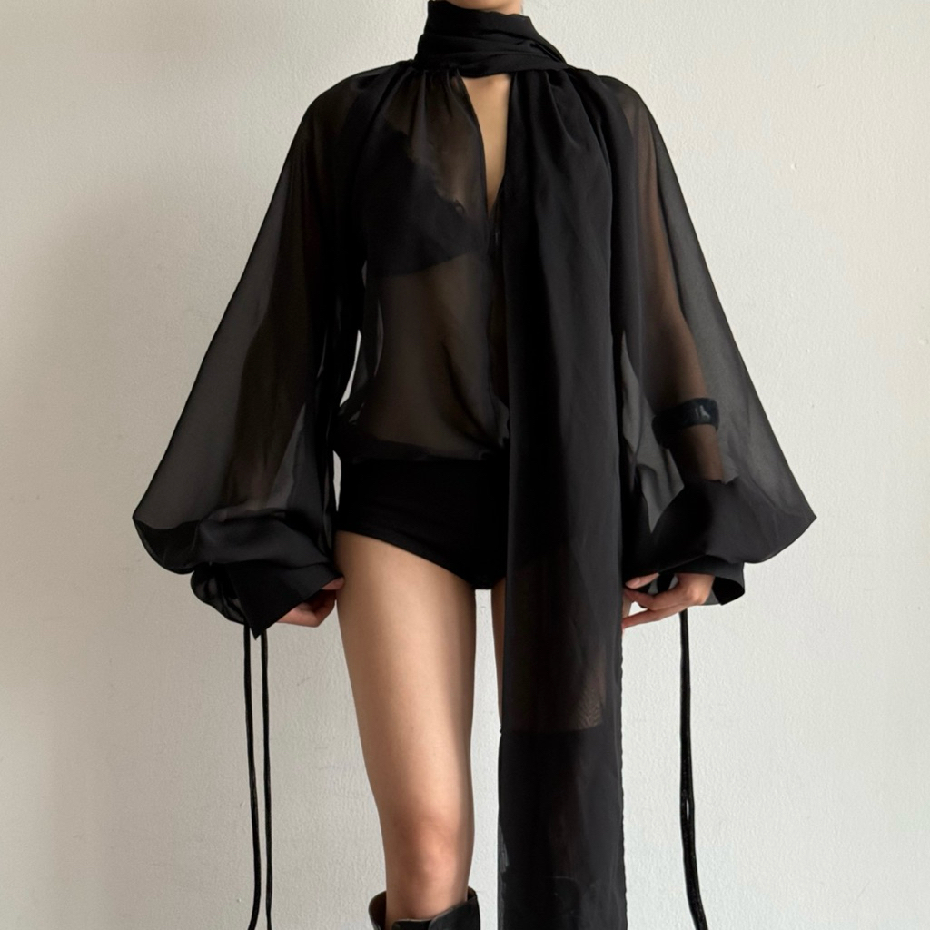 Veilon Noir blouse — Áo voan tay bồng by Sophrosyne