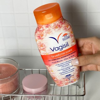Dung dịch vệ sinh phụ nữ Vagisil Scentsitive Scents Daily Intimate Wash (240ml)