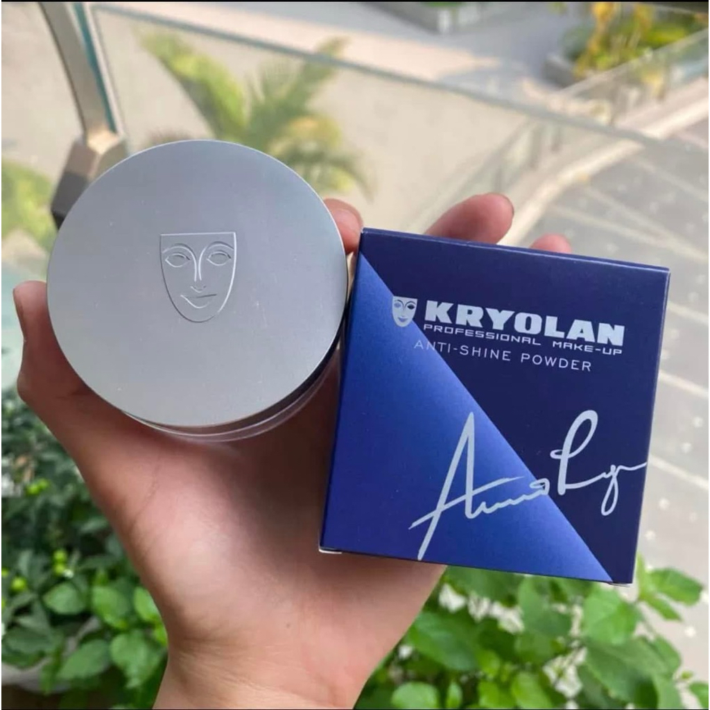 Phấn Phủ KRYOLAN Anti-Shine trong suốt Kiềm Dầu Đỉnh Cao – Lì Mịn, Không Lộ Phấn, Make Up Studio Chính Hãng