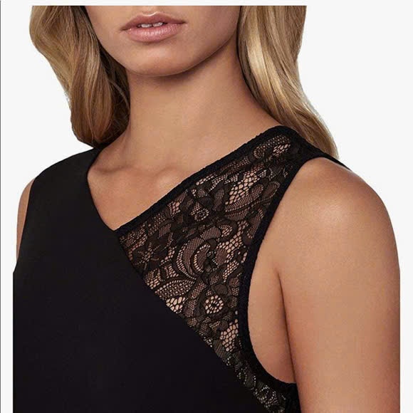 BCBG MAXAZRIA ÁO XẺ TÀ ĐEN SIZE XS (221112042)