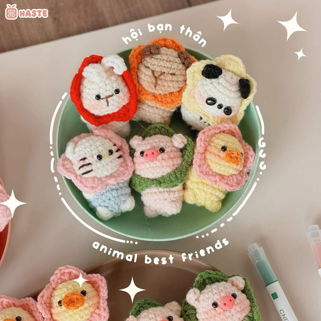 Móc Khoá Len Cartoon Mini Thú Đeo vòng Hoa Heo Capybara Kitty Animal Cosplay Đội Mũ Handmade Dễ Thương