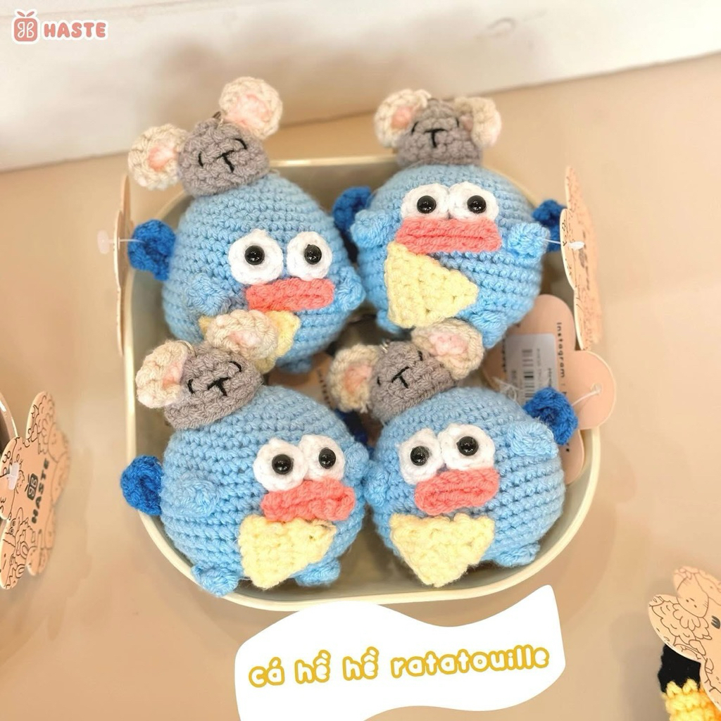Móc Khoá Len Cartoon Gà Vịt Đi Học Pikachu Cá Hề Cừu Handmade Dễ Thương