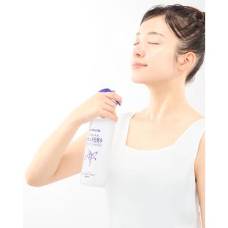 [QUÀ TẶNG KHÔNG BÁN] Đầu Vòi Xịt Tiện Dụng Dùng Kèm Nước Dưỡng Da Ý Dĩ Naturie 500ml