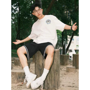 Áo Thun Cổ Tròn Cr Hearts Unisex Nam Nữ Chất Vải Cotton Dày Dặn
