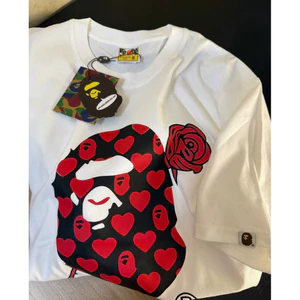 Áo Thun Bape Trái Tim Form Rộng Chất Vải Cotton New SS2025 Full Tem Tag Mac