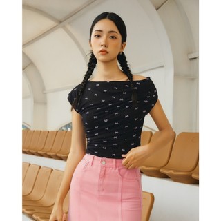 Áo thun OLV ôm sát lệnh vai Kaede 2 kiểu mặc thanh lịch trẻ trung