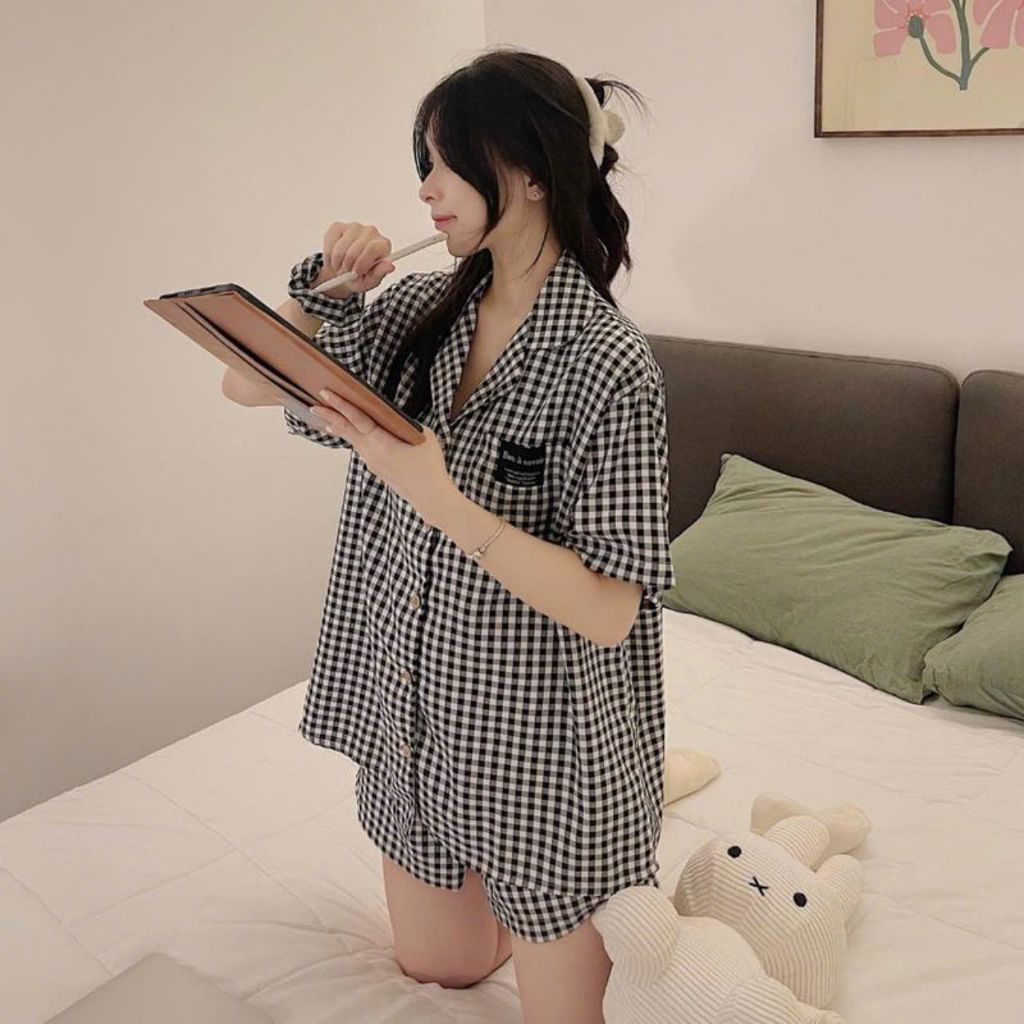 Đùi đen kèm nơ