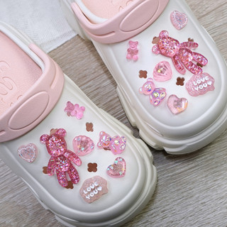 Set 14 Sticker, Charm 3D chủ đề Gấu hồng trong suốt DIY Mita gắn Dép Sục, Cá Sấu JB-332