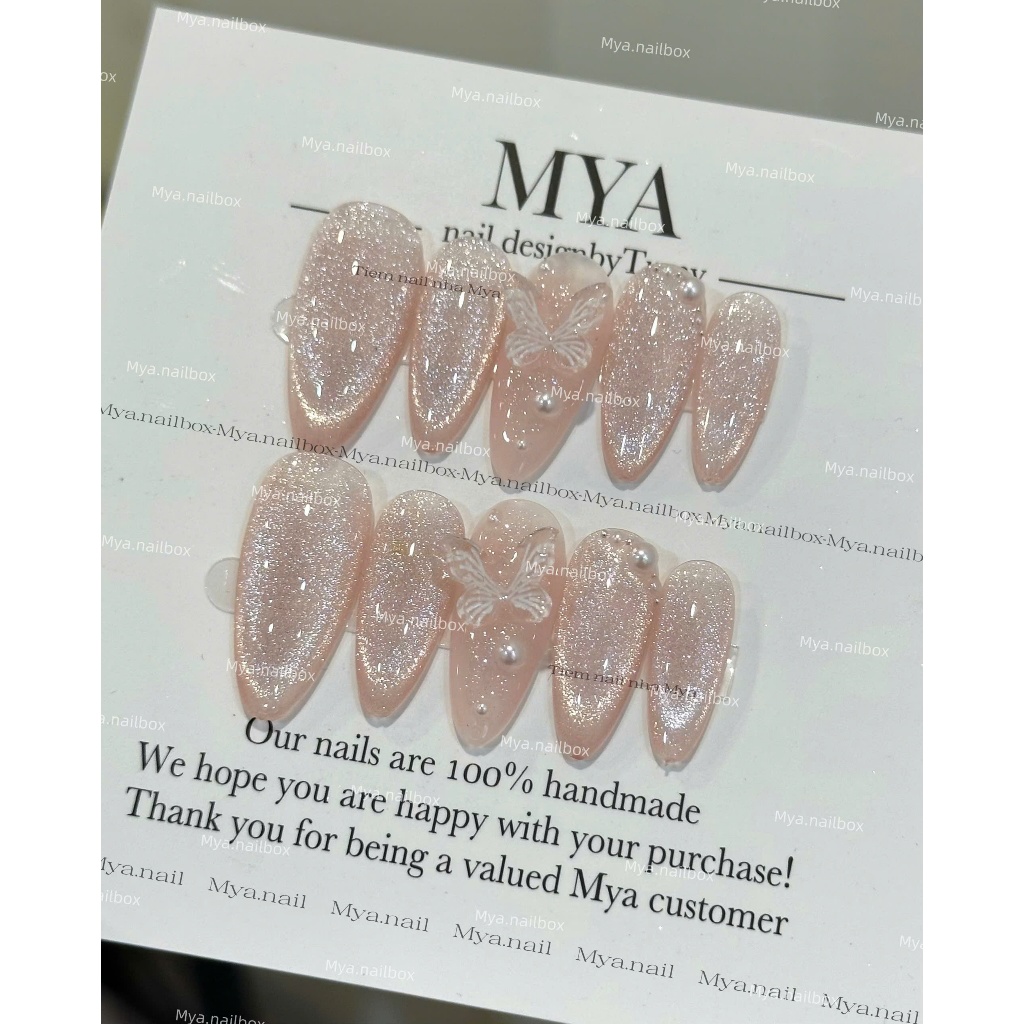 Nailbox mắt mèo, nền thạch hồng gắn ngọc chai và charm