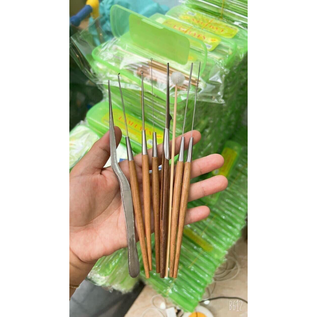 Bộ ráy tai Lâm Uyên hộp nhựa cán gỗ 8 món