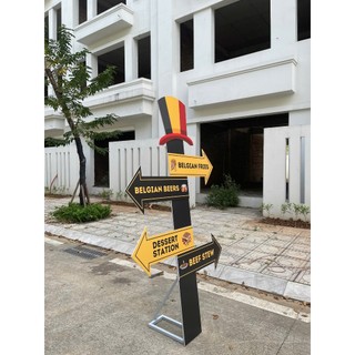 Standee hình người formex khung sắt dựng tấm formex, kệ sắt đỡ formex standee mô hình dùng tại event