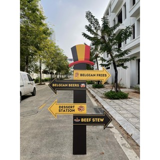 Standee hình người formex khung sắt dựng tấm formex, kệ sắt đỡ formex standee mô hình dùng tại event