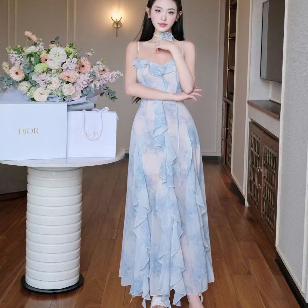 Đầm Maxi Hai Dây Voan Xanh Dương – Nữ Tính, Bay Bổng, Dạo Biển & Sống Ảo