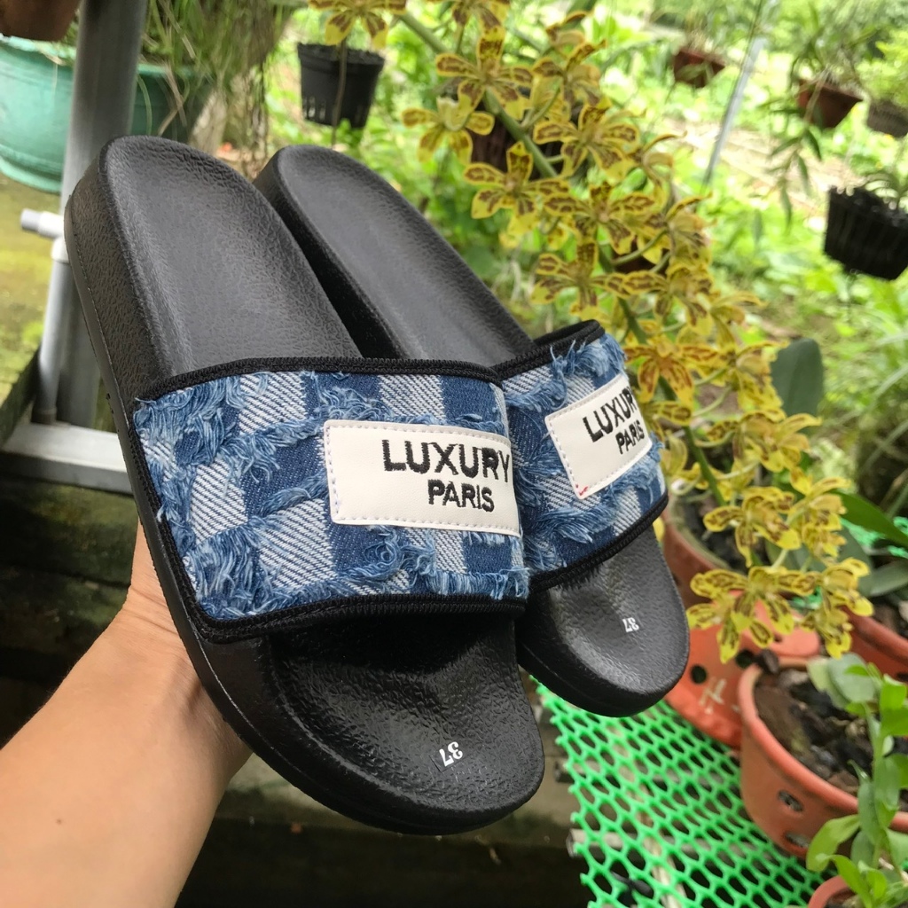 [ full size ] Dép quai ngang NAM NỮ thêu LUXURY chất liệu JEAN  dáng đẹp êm chân mẫu mới nhất 2025