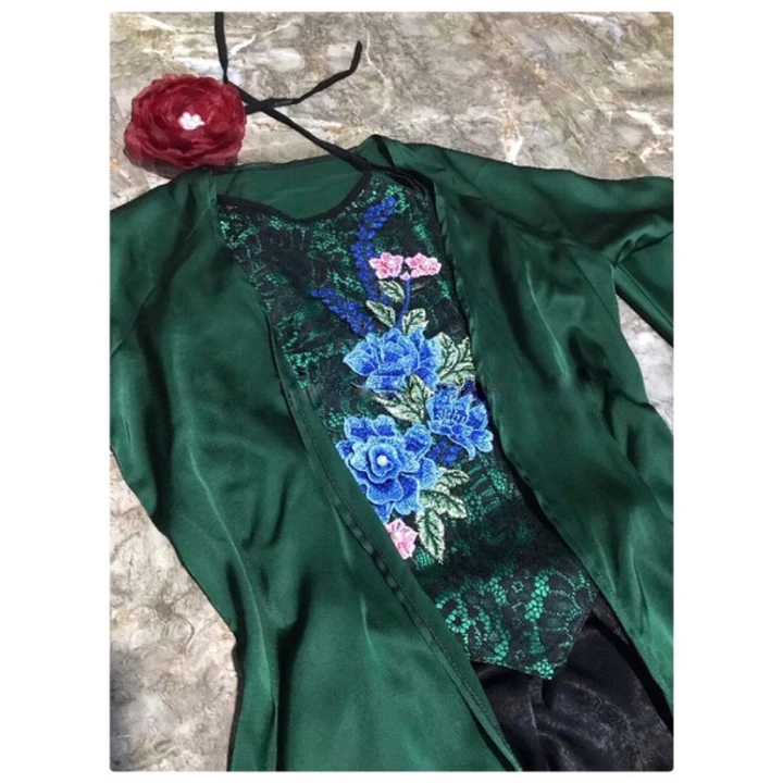 Set tứ thân lụa màu xanh đậm