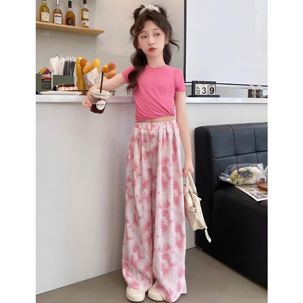 4-15 tuổi. Bộ cộc tay quần ống xuông in loang cho bé gái chất vải tăm lạnh mềm mịn co giãn thoải mái .M33