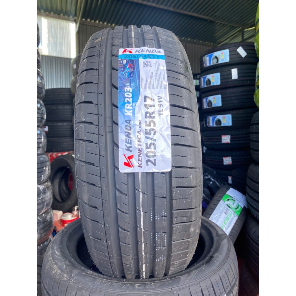 205/55R17  
スタッドレスタイヤ 205/55 R17 tyres