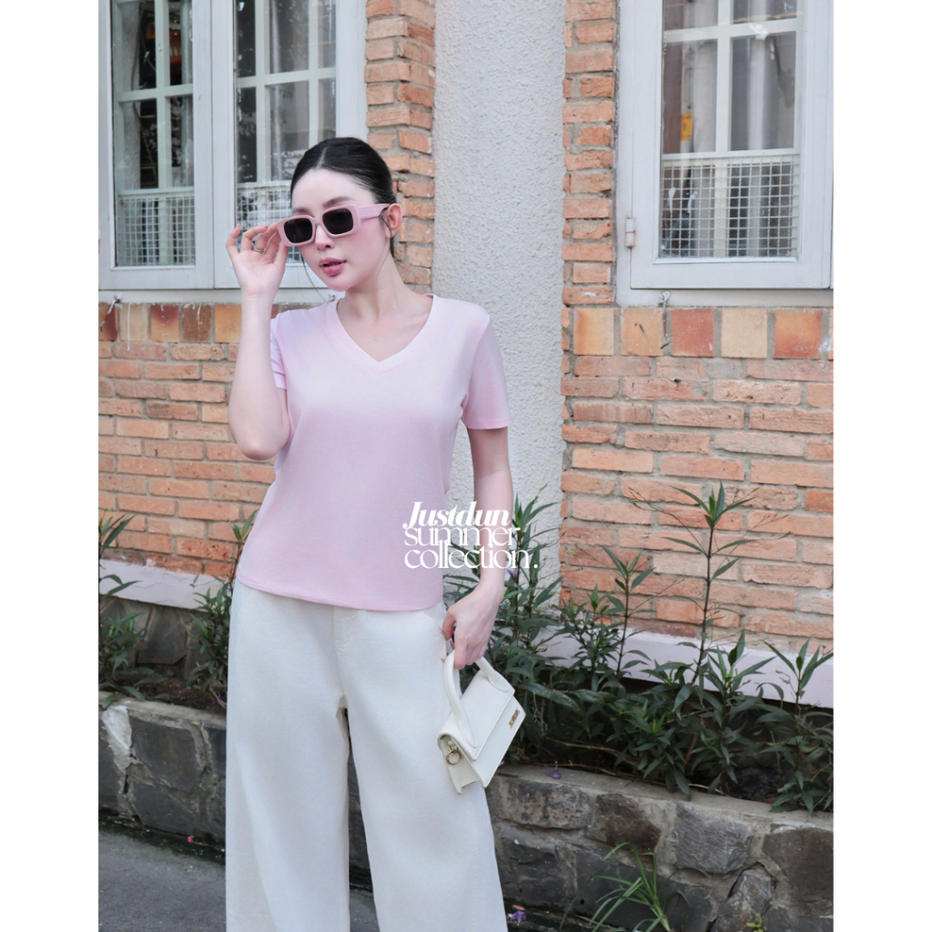 Áo thun cổ tim chất cotton basic thanh lịch form rộng Justdun A5