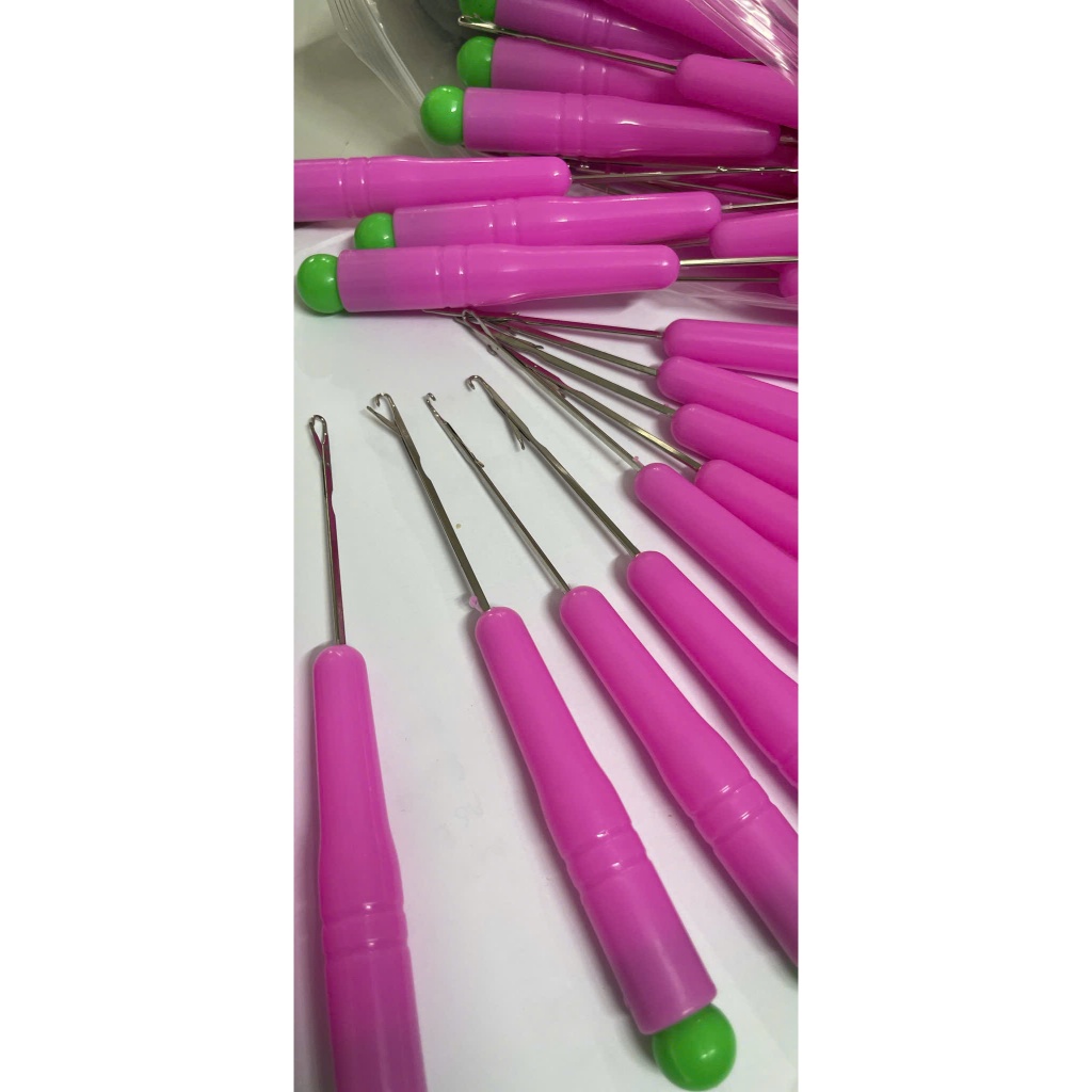 Móc Thép Kim Lộn Vải – Cây Lộn Vải Tay Cầm Nhựa Nhiều Màu (5–10 Cái)