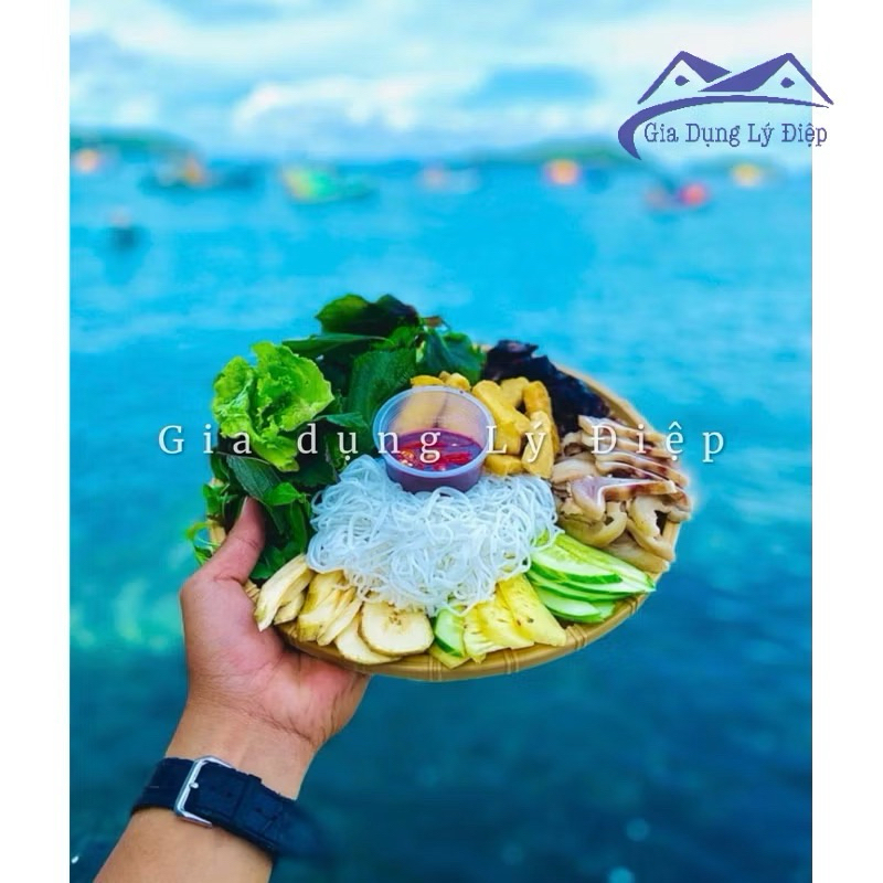 Mẹt Nhựa Tròn Giả Mây Tre – Dĩa Nhựa Đựng Bún Đậu, Đồ Ăn Vặt, Mâm Trang Trí Nhiều Size AMIZIN