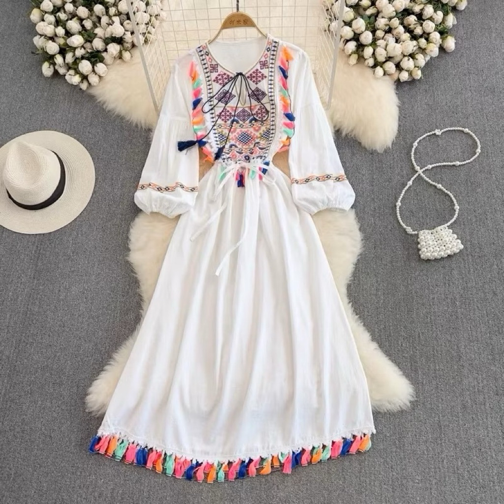 Đầm Thêu Hoa Thổ Cẩm Vintage Bohemian Thời Trang du Lịch