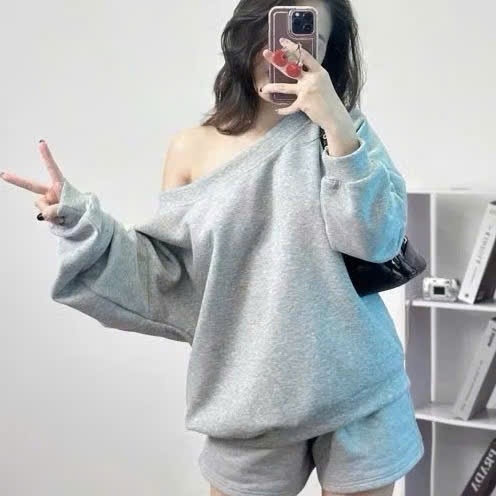Áo Khoác Hello Kitty nữ local brand Trắng form rộng mùa đông áo dài tay sweater trễ vai SSL
