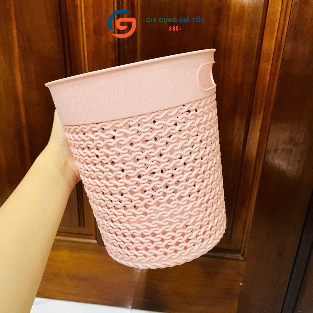 Sọt rác, giỏ rác nhựa giả mây nhỏ có quai, gọn nhẹ để gầm bàn, nhà tắm, phòng ngủ, văn phòng