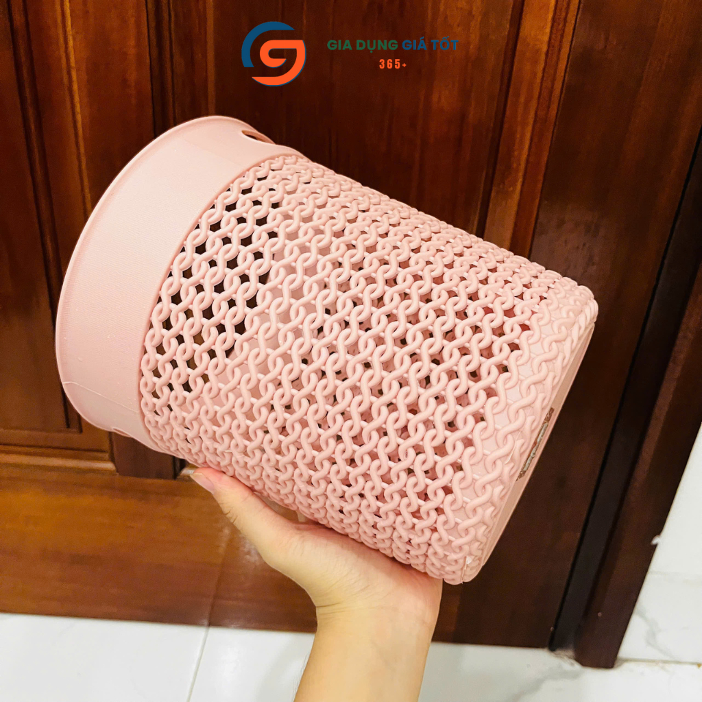Sọt rác, giỏ rác nhựa giả mây nhỏ có quai, gọn nhẹ để gầm bàn, nhà tắm, phòng ngủ, văn phòng