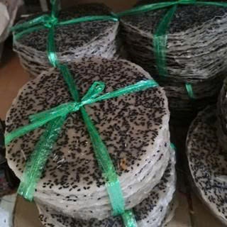 Bánh tráng nướng mè đen nước dừa - 1 bịch 10 cái.
