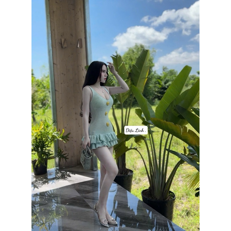 Đầm body 2 dây phối chân bèo kèm tang siu sang