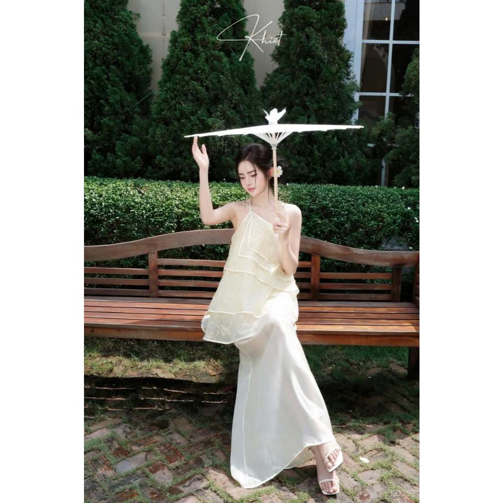 Đầm dài Khiết Style thiết kế cổ yếm xếp tầng bay bổng, chất tơ hồ điệp mềm nhẹ nữ tính KD259
