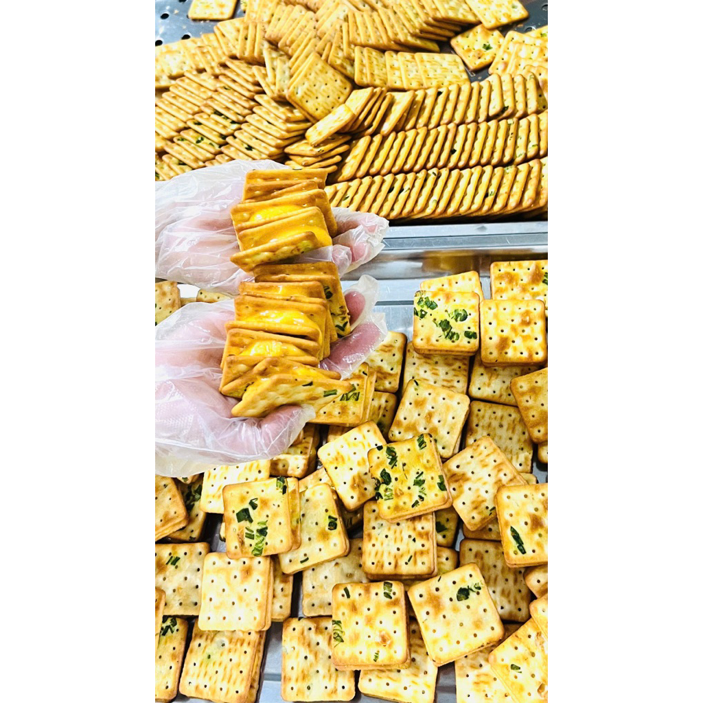 Bánh hành phô mai kéo sợi ,ít ngọt, thơm béo , ăn kiêng. Ăn chay được